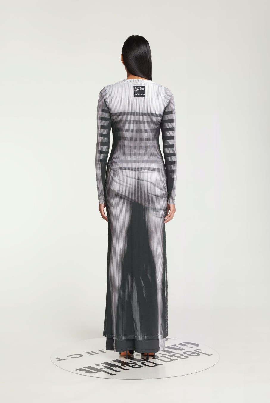 Jpg Xy/Projet Jean Paul Gaultier | La Robe Body Morph Noire Et Blanche