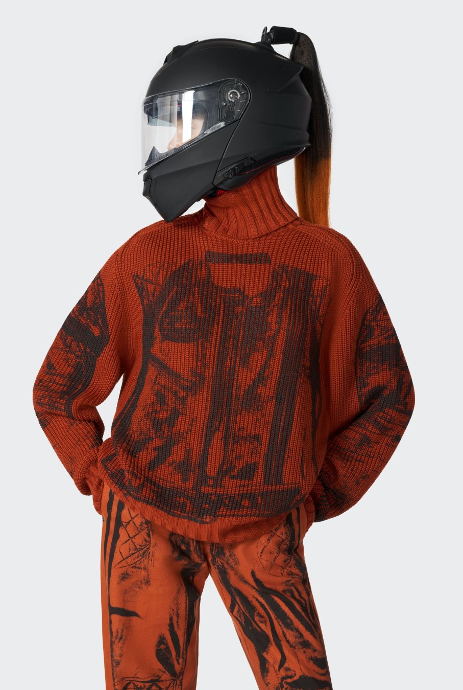 Collection "Bruler" Jean Paul Gaultier | Le Pull Motard Brique